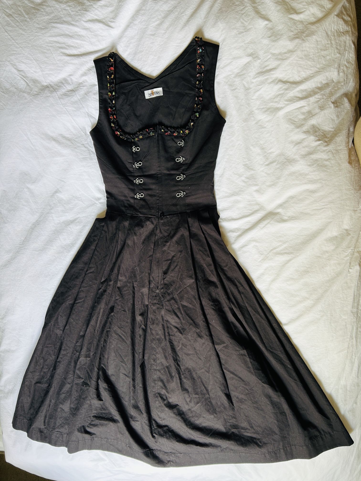 German Cotton Dress Dirndl XS Size 0-1 Lined Pristine Oktoberfest Sound Of Music