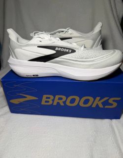 Brooks Revel 9 Men’s running Shoes Size 13 White/grey/black