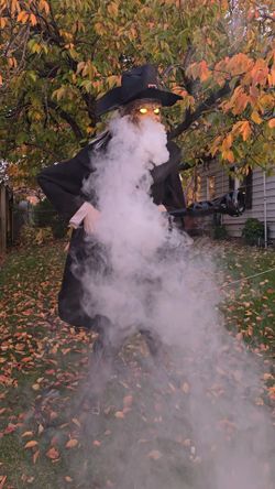 7.5 Ft Halloween Animatronic Pilgrim