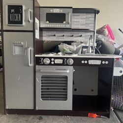 Kids Play Kitchen
