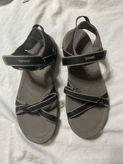 Tevas Size 8