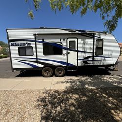 2016 Pacific Coachworks Blaz’n Toyhauler