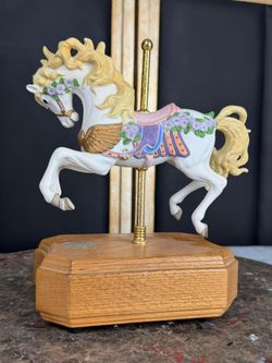 Vintage Lefton Carousel Horse Music Box – George Zoltan Lefton Carousel Collection