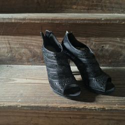 Size 6, Black Lace Ankle Heels With Sparkles