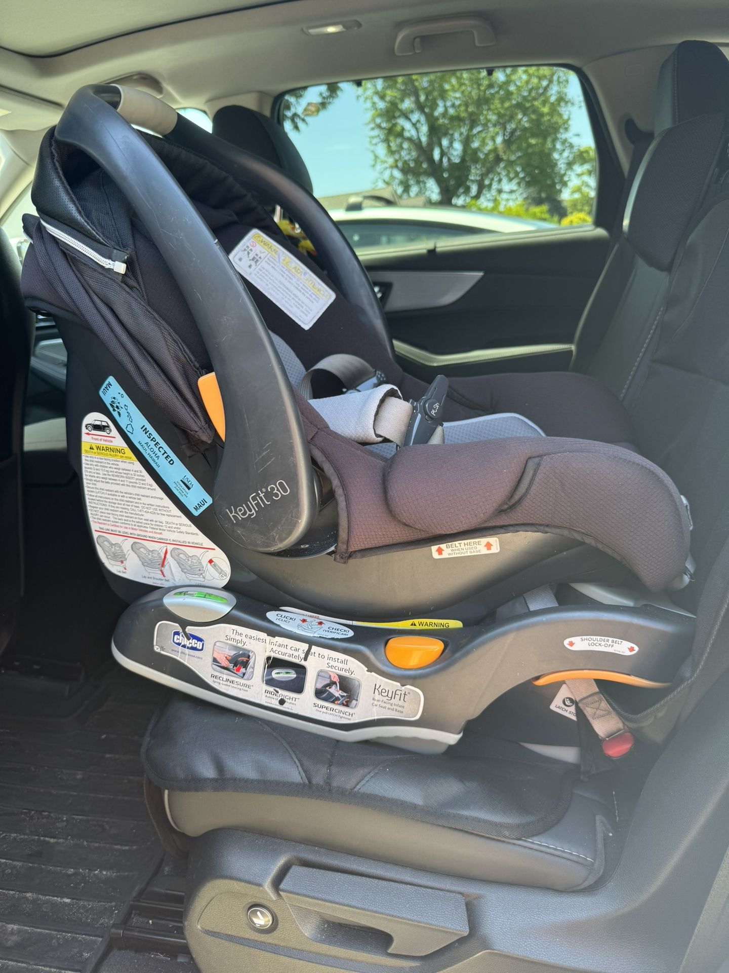 Chicco Newborn Car Seat+frame