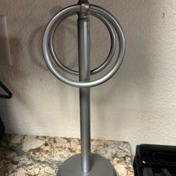 Classic Double Ring Towel Holder