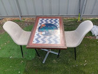 Table And Chairs 