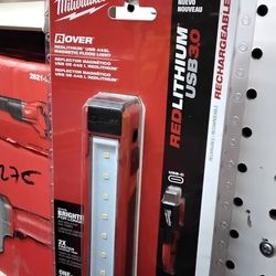 MILWAUKEE ROVER REDLITHIUM USB 445L MAGNE FLOOD LIGHT