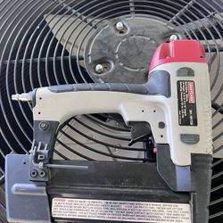 Craftsman 181720 Pneumatic 18 Gauge Brad Nailer