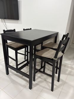 Black dining table - Mesa de Comer Negra