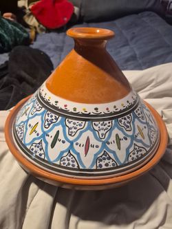 Tagine - Traditional North African cooking  vessel
