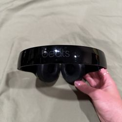 Gently Used!  Headphones Black