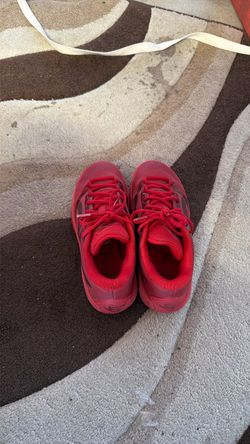 Red Low-Top Sneakers with Lace-Up Closure