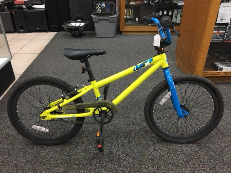Giant Veer 20 Boys BMX Bike Bicycle