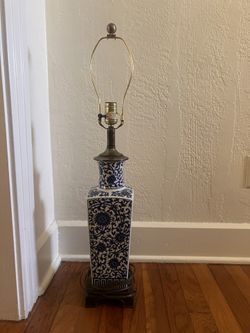 Vintage Blue and White table Lamp