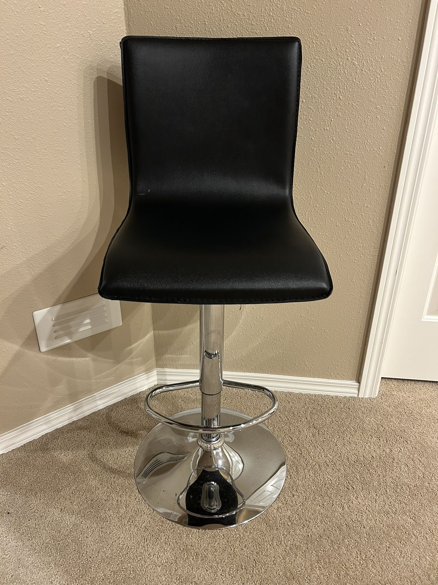 Black Adjustable Chair