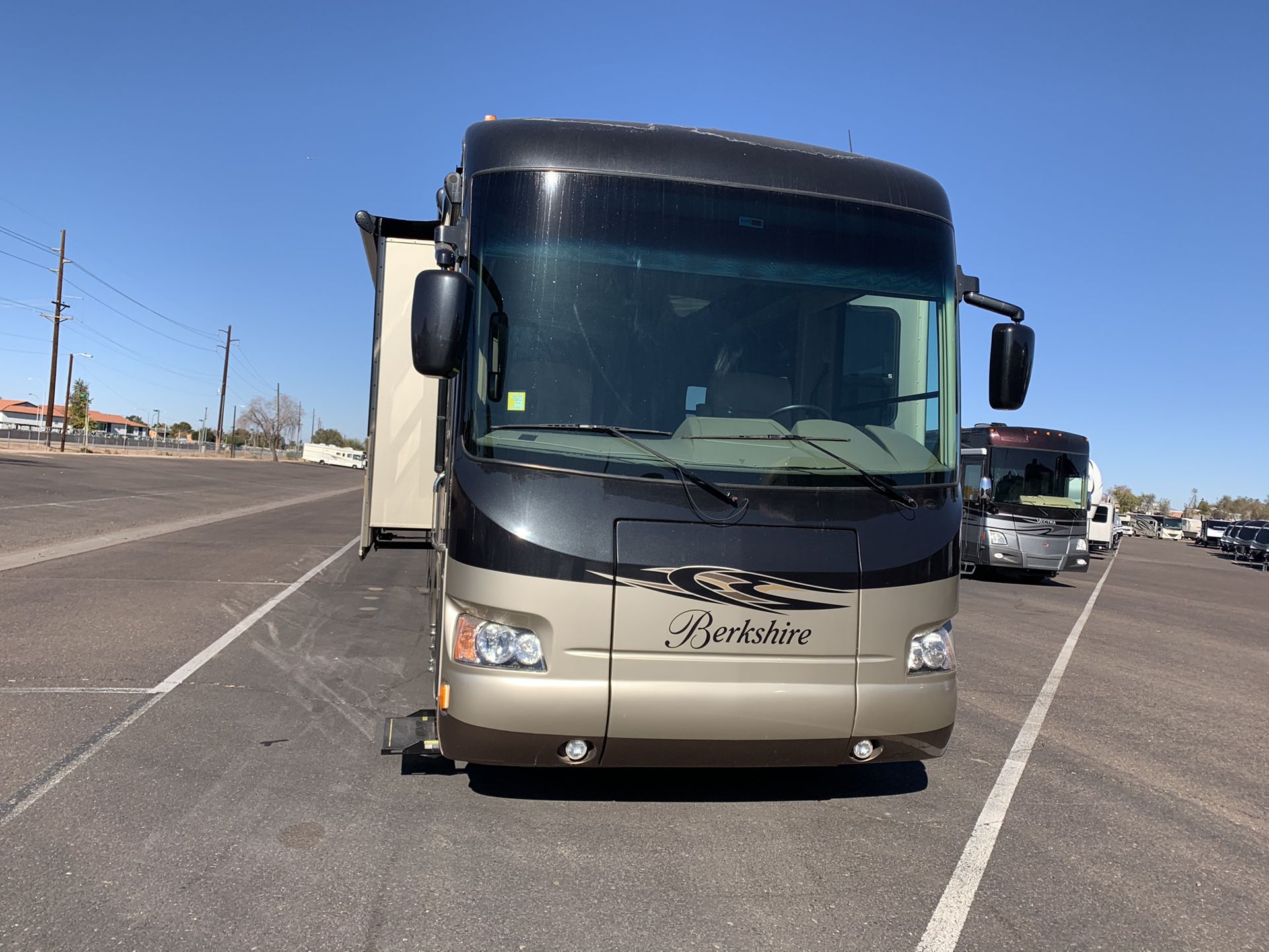 2014 FOREST RIVER BERKSHIRE 390BH