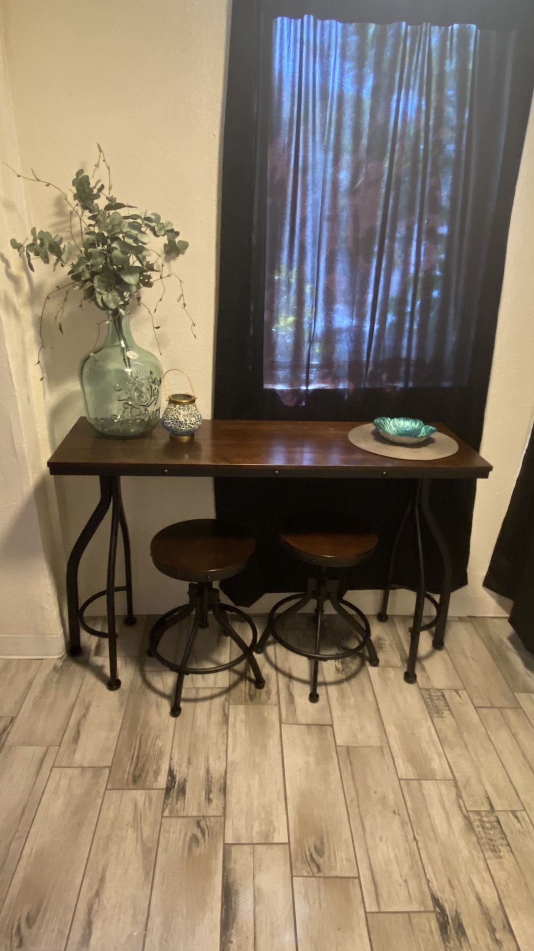 Console Table/Bar Table With Stools