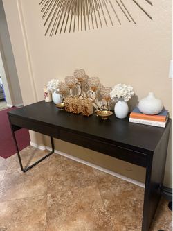 Table with 2 drawers
