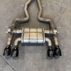 F80 F82 exhaust w/ AWE Switchpatch Diamond Black Tip Muffler