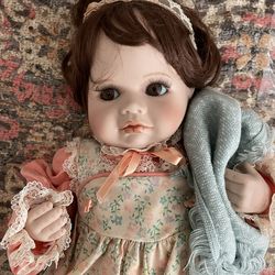 VINTAGE 1990 COLLECTORS BABY DOLL SARA HAMILTON HERITAGE DOLLS PORCELAIN