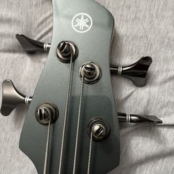 Yamaha TRBX304 Bass