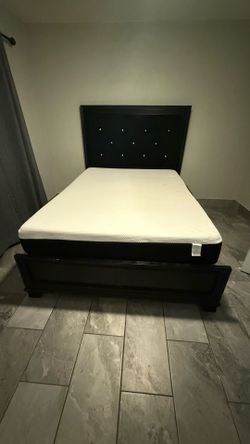 Queen bed with head board