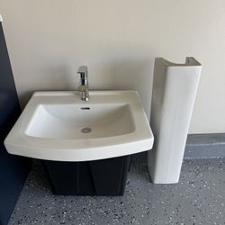24 Inch Pedestal Sink