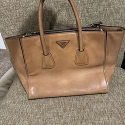 ❤️ AUTHENTIC Prada Glacé Calf Twin Pocket Tote Purse  Nice full leather bag 