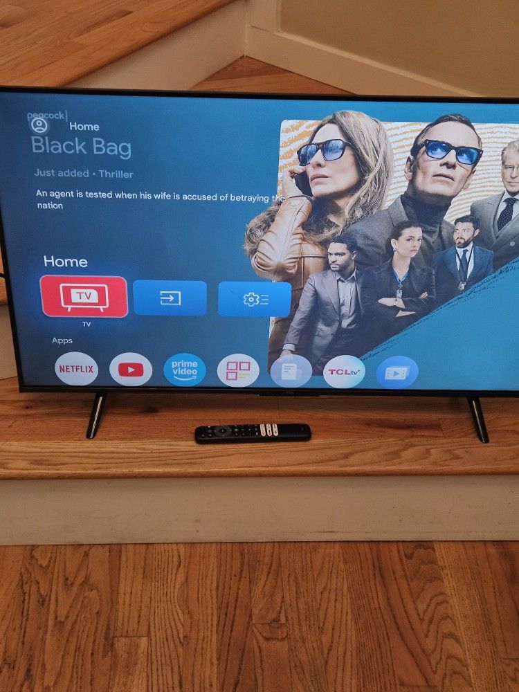 New Cond 43 Inches TCL TV WORKS EXCELLENT. , WITH REMOT , IN THE BOX