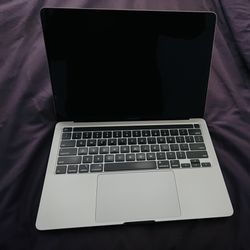 MacBook Pro 13” (2020) – i5 / 8GB / 250GB SSD – Excellent Condition