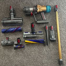 For Sale: Dyson V12 Detected Slim Absolute, Pet- Friendly Household 