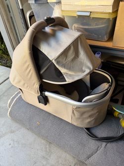Uppa Baby Bassinet
