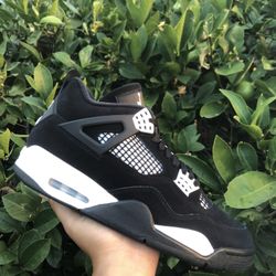 Jordan 4 White Thunder Sizes 10.5 11 & 13