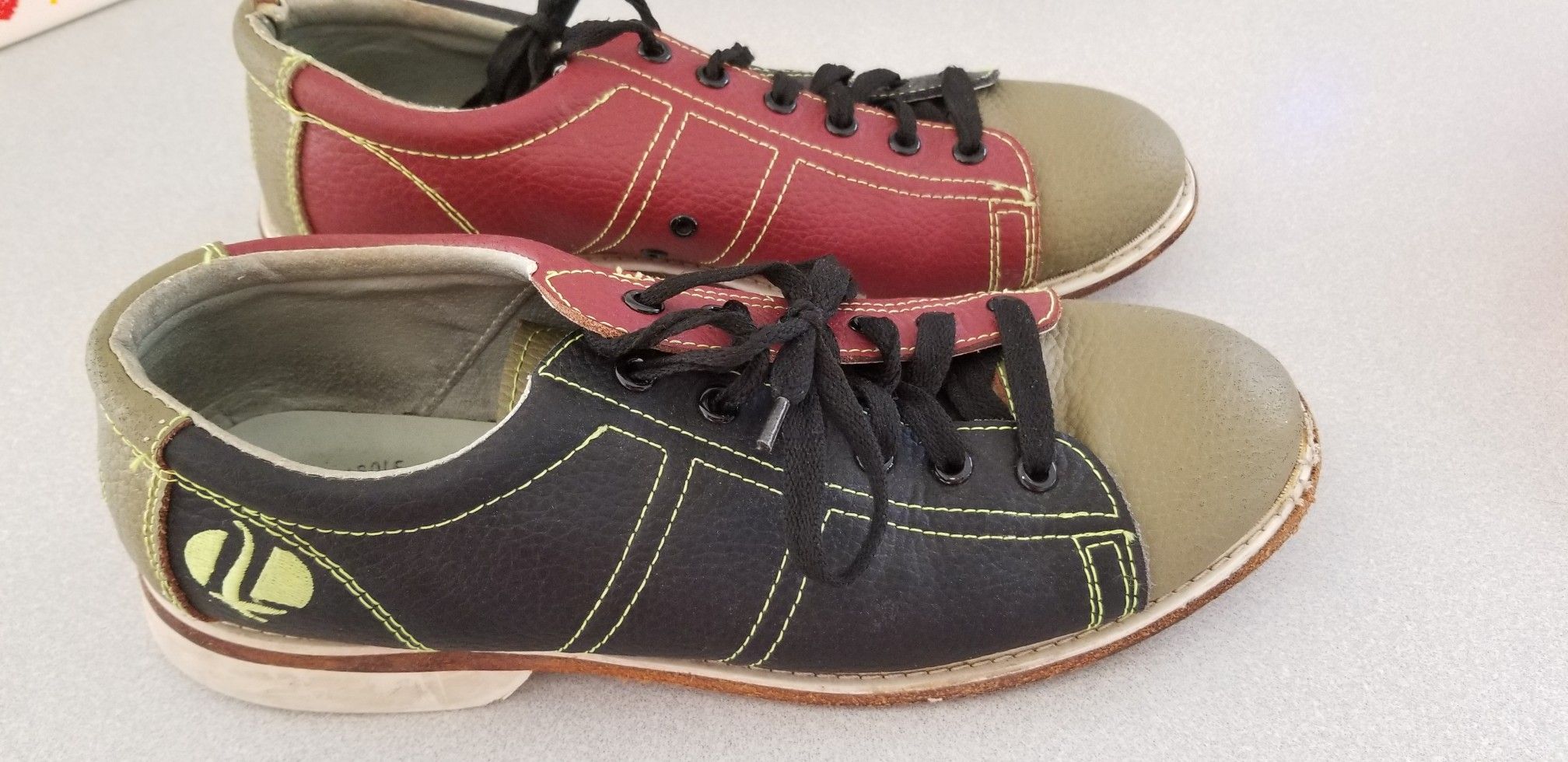 Linds classic bowling shoes for Sale in Boca Raton, FL OfferUp