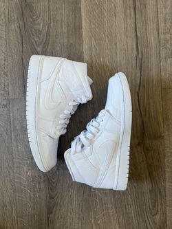 White Jordan 1 Snake Scale Size 7W /5.5M