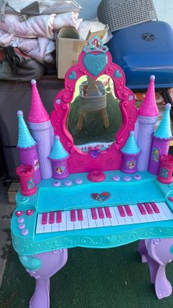 Princess piano house