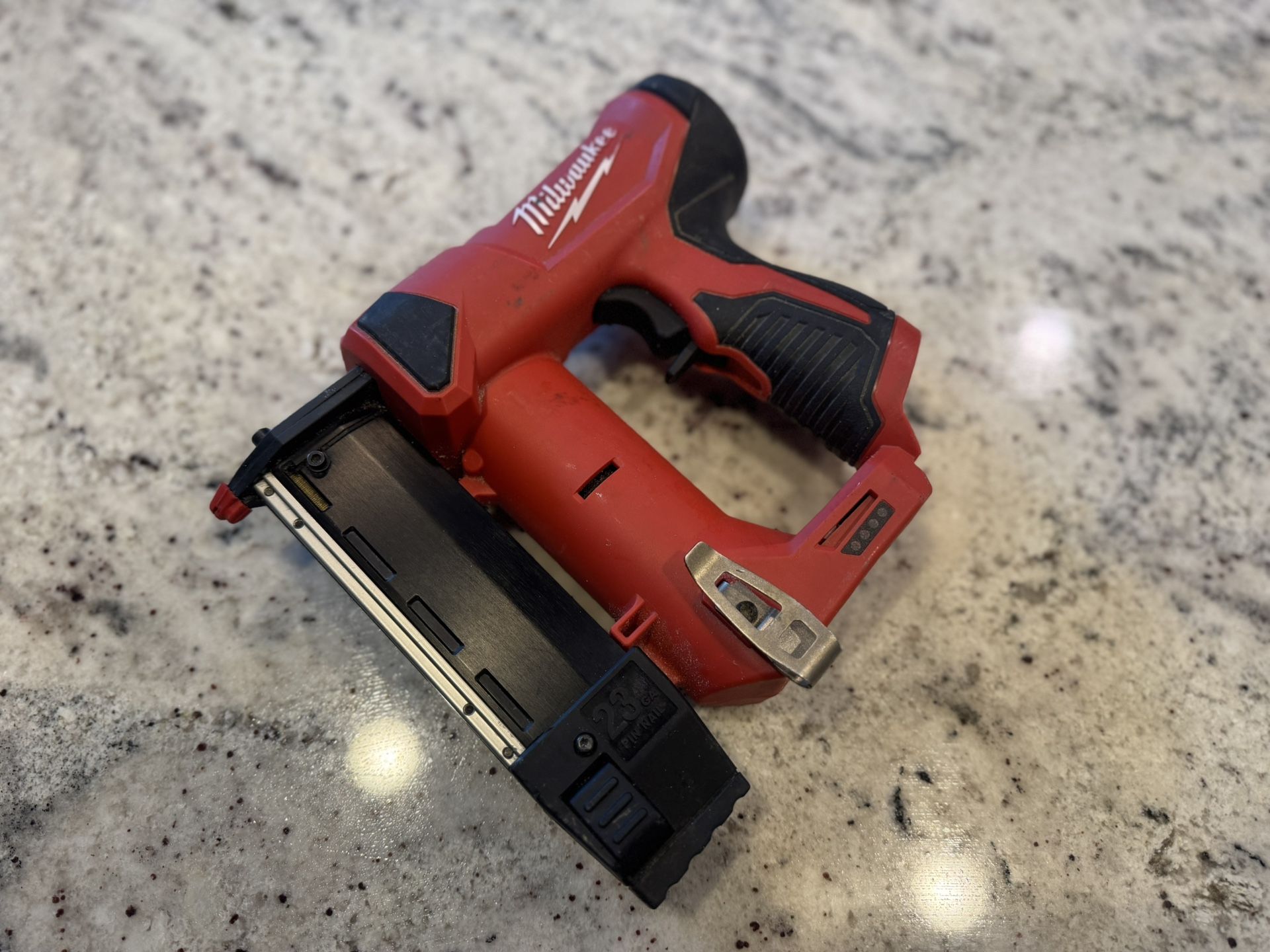 Milwaukee 23ga Pin Nailer