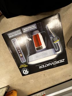 BRAND NEW WATER PITCHER WITH FILTER. 