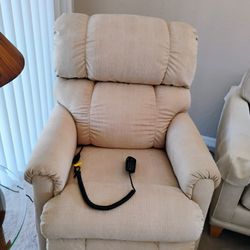 La-z-Boy Lift Recliner/Chair