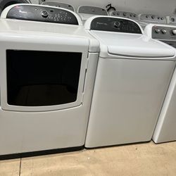WASHER AND DRYER SET WHIRLPOO