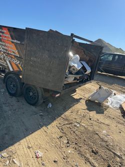 Trailer/Dumspter / trash