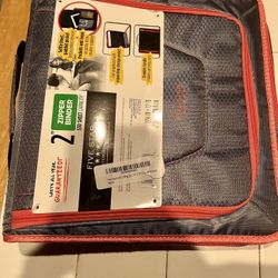 Five Star 2” Zippered Binder