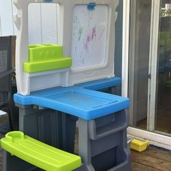 2 Step Easel 
