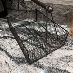 Wire basket 