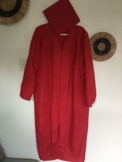 JOSTENS”. CAP & GOWN, 👩🎓👨🎓 SIZE 5’.7”. 5’.9”, RED,