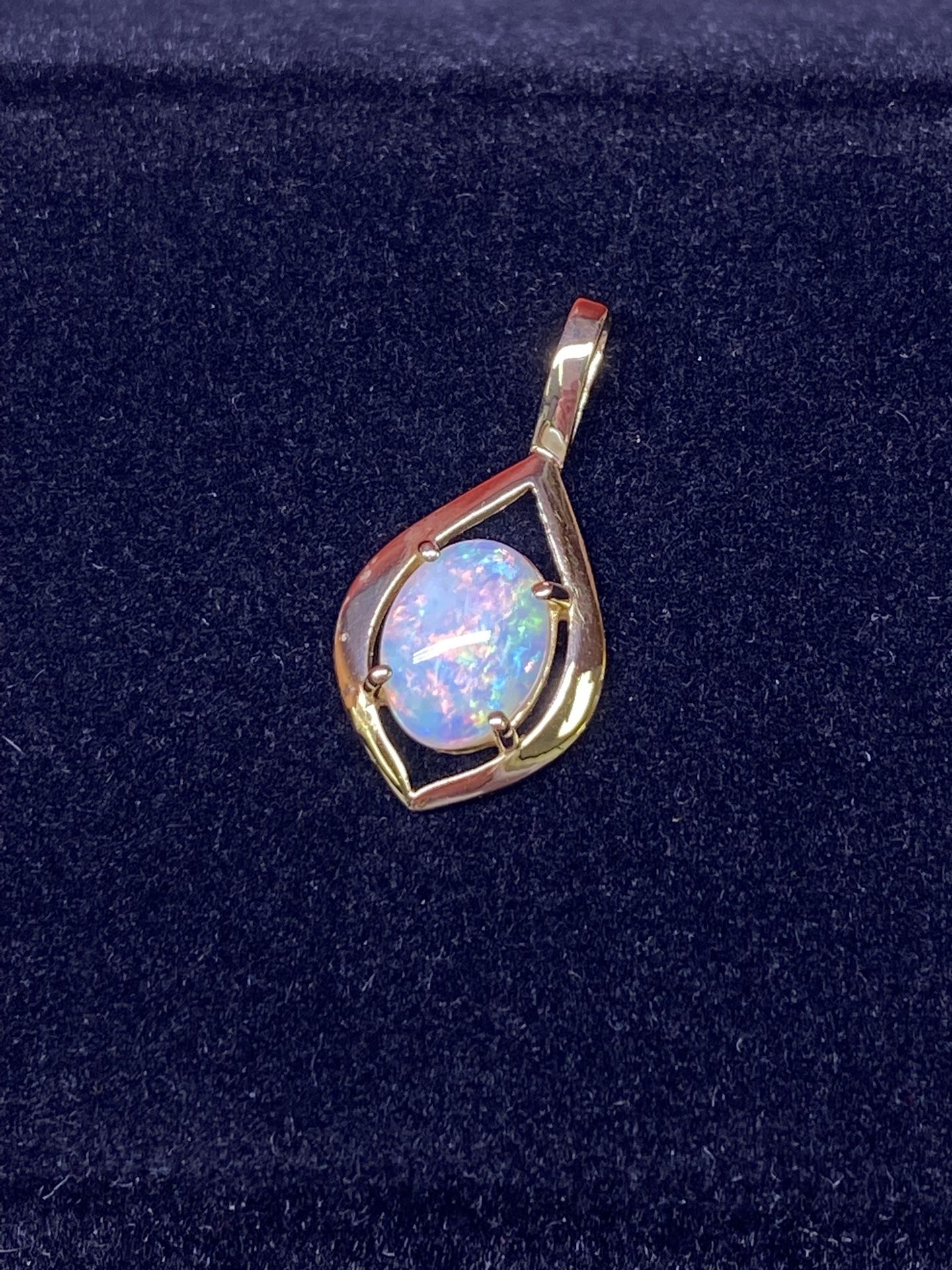 18k Opal Pendant