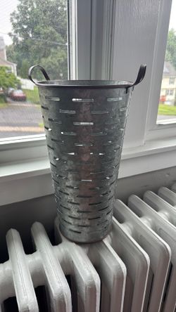 Decorative aluminum vase