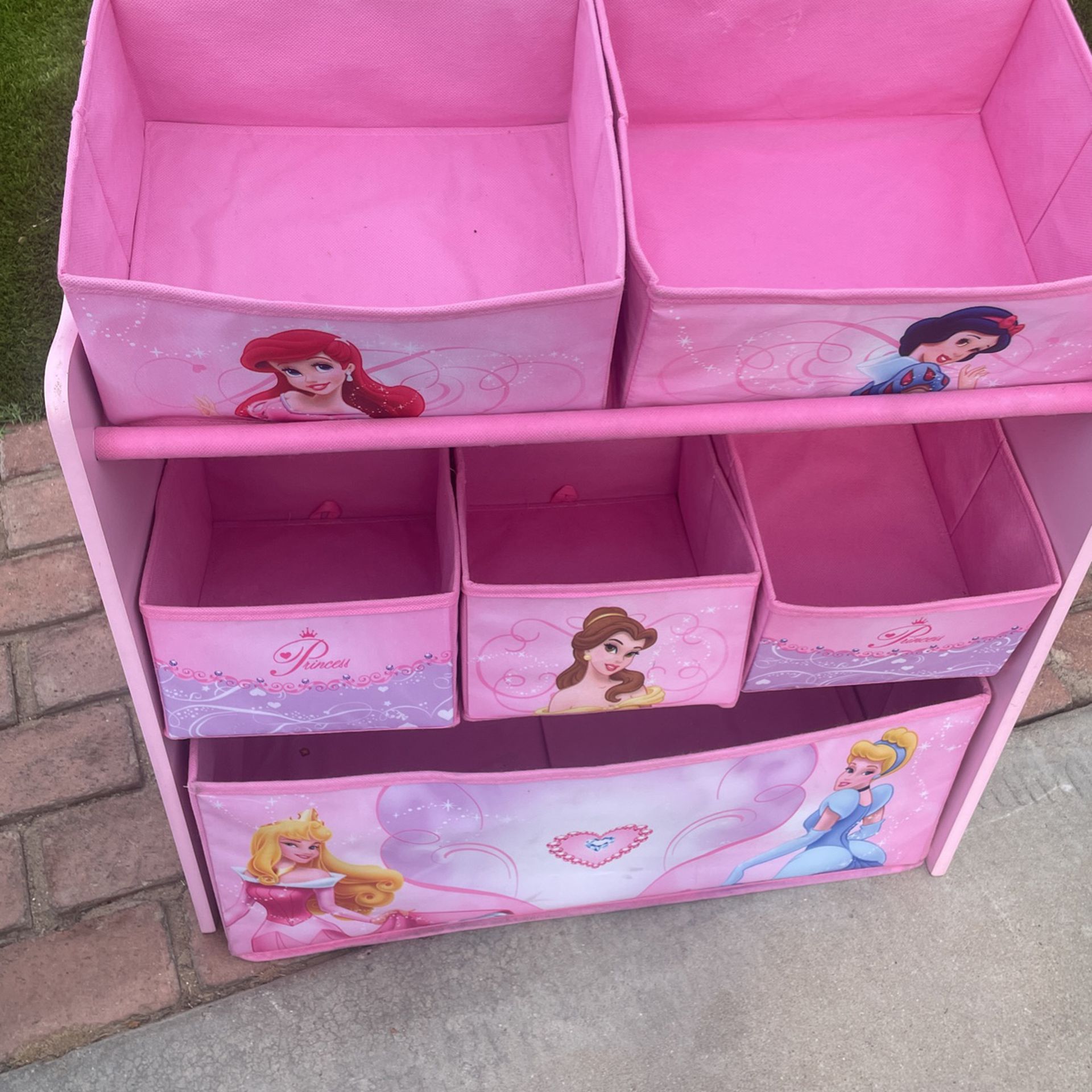 Princess toy organizer