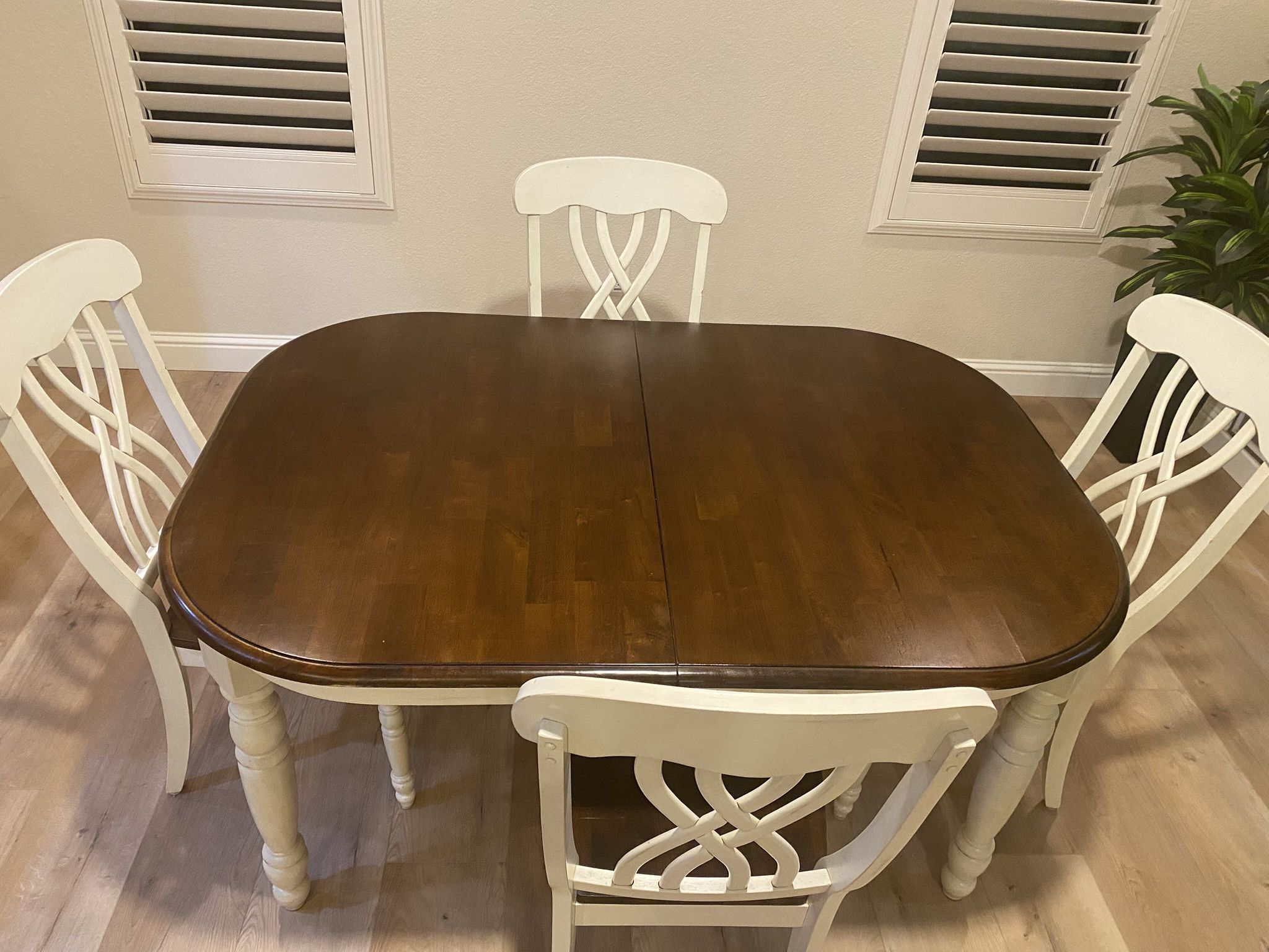 Kitchen Table with Leaf and 4 Chairs